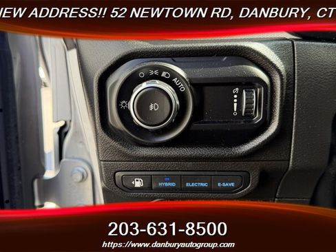 Used 2024 Jeep Wrangler Unlimited w/ Convenience Group AWD/4WD image 12