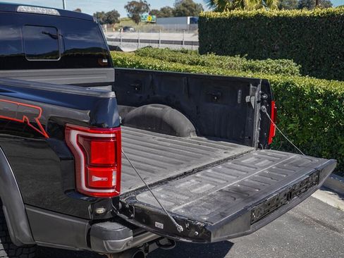 Used 2018 Ford F150 Raptor w/ Equipment Group 802A Luxury image 34