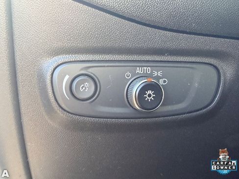 Used 2020 Chevrolet Equinox LS w/ LS Convenience Package AWD/4WD image 9