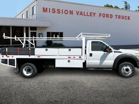 Used 2016 Ford F550 Contractor Body image 3