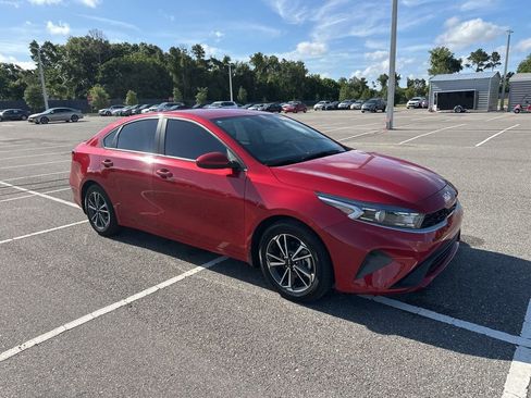 Used 2023 Kia Forte LXS FWD image 2