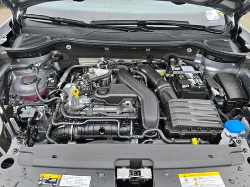 New 2026 Volkswagen Taos SE AWD/4WD image 11