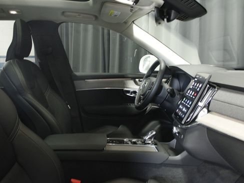Used 2025 Volvo XC90 T8 Ultra image 31