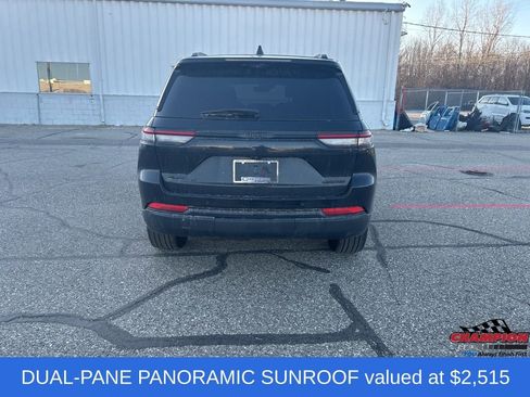 Used 2025 Jeep Grand Cherokee Limited w/ Luxury Tech Group II image 4
