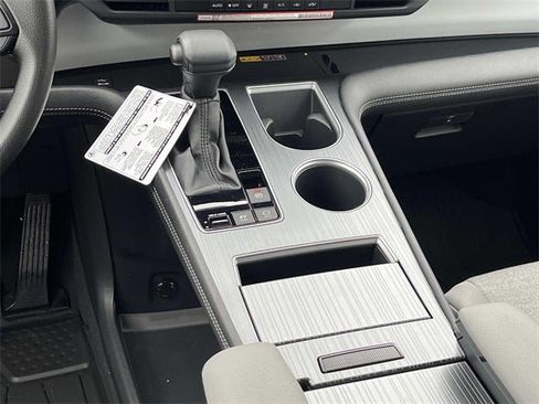 New 2026 Toyota Sienna LE image 15