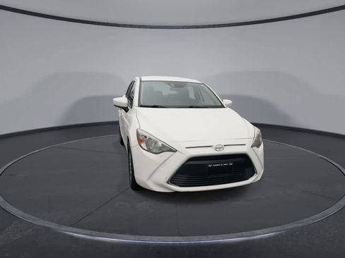 Used 2016 Scion iA image 3