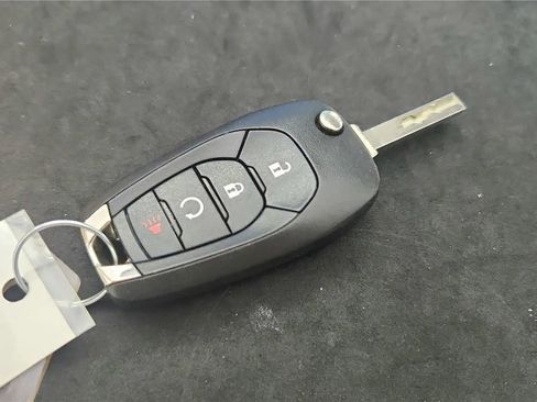 Used 2024 Chevrolet Trax RS w/ Driver Confidence Package image 17