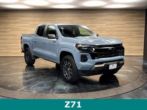 Used 2025 Chevrolet Colorado Z71 w/ Technology Package image 1