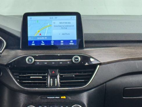 Used 2020 Ford Escape Titanium AWD/4WD image 18
