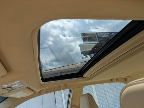 Used 2017 Toyota Camry XLE w/ Moonroof Package FWD image 21