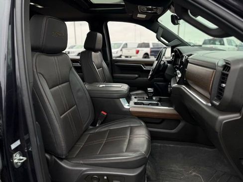 Used 2022 Chevrolet Silverado 1500 High Country w/ High Country Premium Package image 13