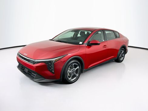 Used 2025 Kia K4 FWD image 3