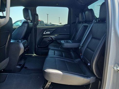 Used 2025 Chevrolet Silverado EV LT w/ LT Premium Package image 24