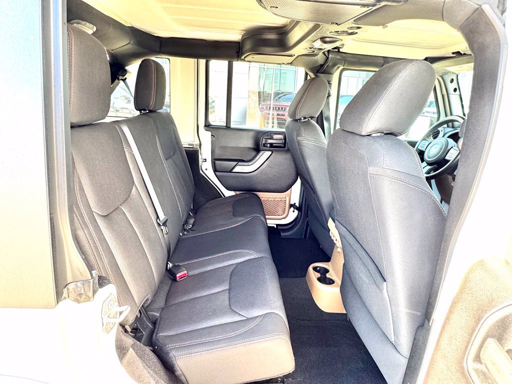 Used 2016 Jeep Wrangler Unlimited Sahara w/ Connectivity Group AWD/4WD image 22