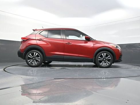 Used 2018 Nissan Kicks SV image 35