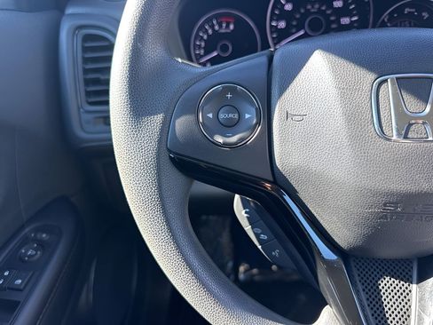 Used 2022 Honda HR-V LX image 13