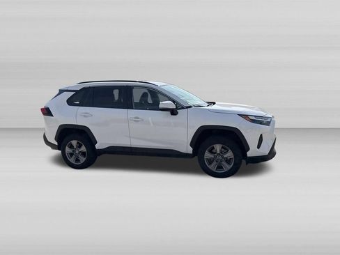 Used 2024 Toyota RAV4 XLE AWD/4WD image 3