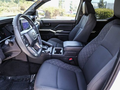 Certified 2024 Toyota Tacoma SR5 AWD/4WD image 23
