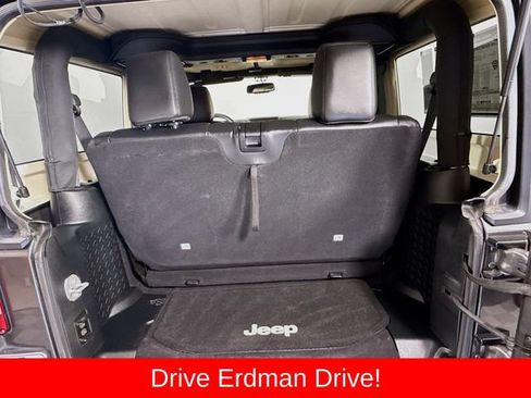 Used 2016 Jeep Wrangler Sahara AWD/4WD image 28