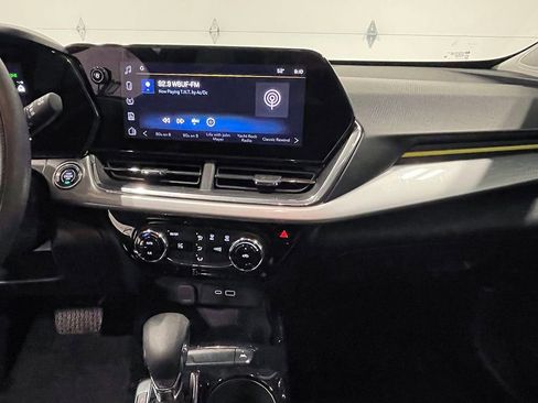 Used 2024 Chevrolet Trax LT image 34