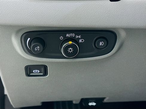 Used 2023 GMC Terrain SLT image 15