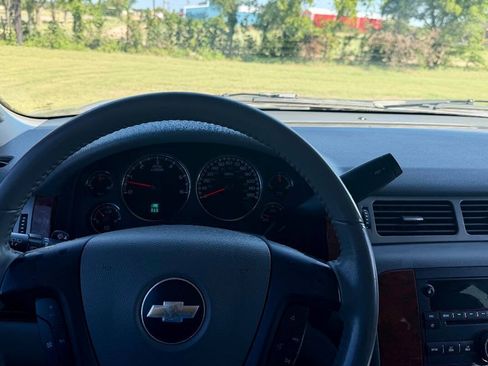 Used 2008 Chevrolet Tahoe LT w/ Convenience Package 1 RWD image 17