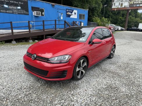Used 2015 Volkswagen Golf 4-Door FWD image 4