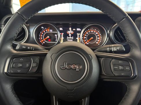 Used 2022 Jeep Gladiator Sport AWD/4WD image 26