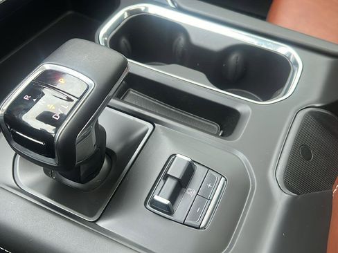 Used 2024 GMC Sierra 1500 Denali Ultimate image 15