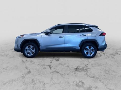 Used 2025 Toyota RAV4 XLE AWD/4WD image 7