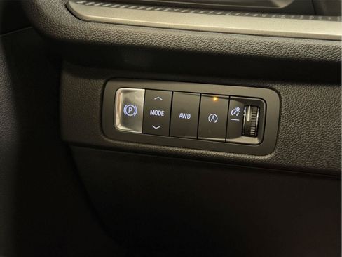 Used 2025 Chevrolet Traverse LT w/ Sun and Wheel Package AWD/4WD image 45