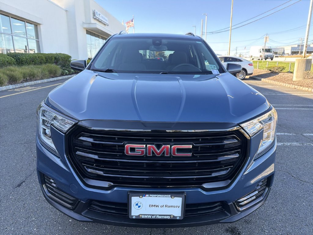 Used 2024 GMC Terrain SLE w/ Driver Convenience Package AWD/4WD image 14