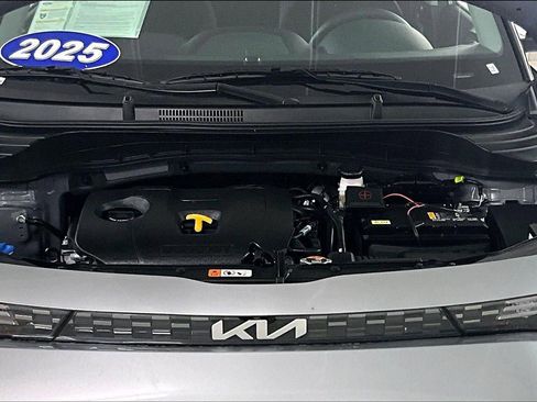 Used 2025 Kia Soul LX FWD image 30