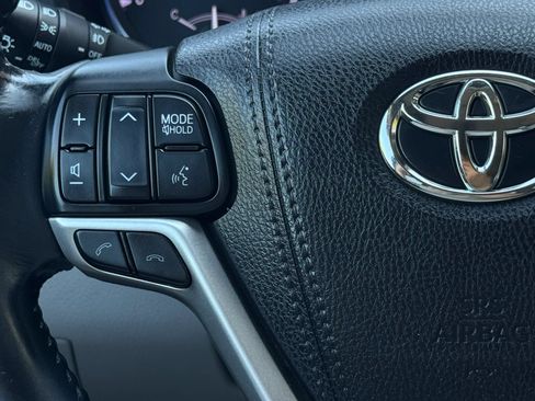 Used 2017 Toyota Highlander XLE FWD image 37