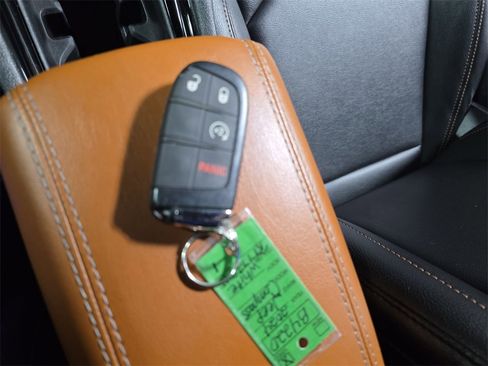 Used 2024 Jeep Compass Limited image 33