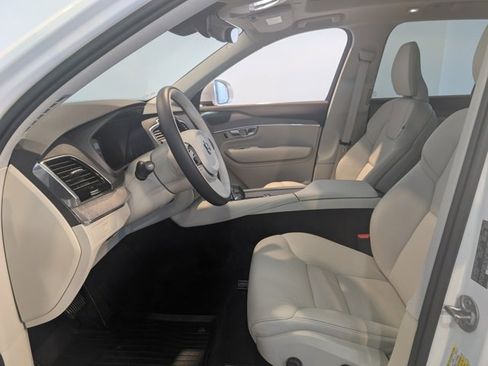 Used 2023 Volvo XC90 B6 Plus w/ Protection Package Premier image 9