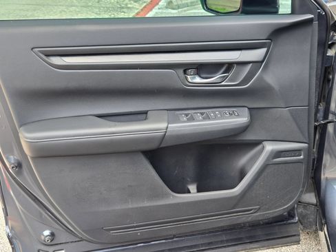 Used 2025 Honda CR-V LX image 10