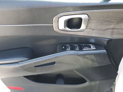 Used 2021 Kia Sorento EX w/ Panoramic Sunroof Package FWD image 16