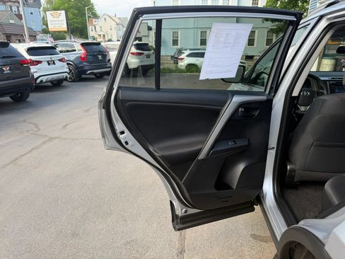 Used 2016 Toyota RAV4 LE AWD/4WD image 33