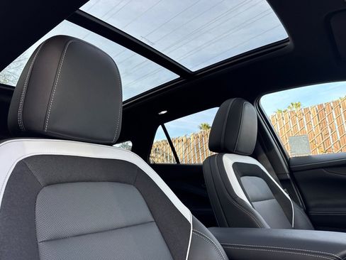 Used 2024 Chevrolet Blazer EV LT image 17