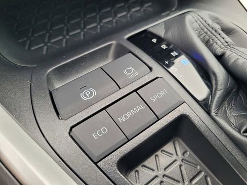 Used 2025 Toyota RAV4 LE image 21