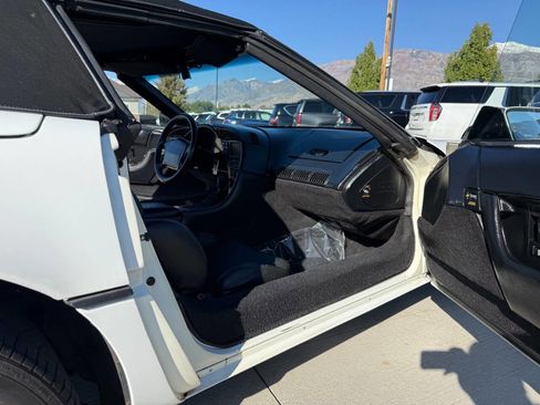 Used 1990 Chevrolet Corvette Convertible image 16