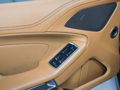 Used 2017 Aston Martin Vanquish Coupe image 42