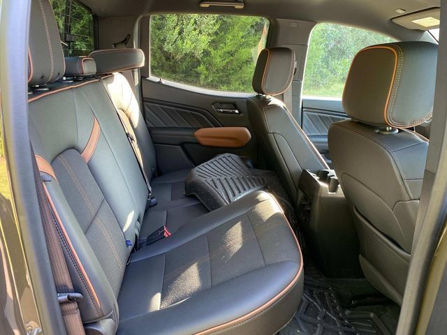 Used 2025 GMC Canyon AT4 AWD/4WD image 34