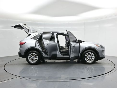 Used 2022 Ford Escape SE image 5