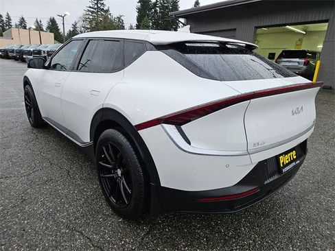 Used 2024 Kia EV6 Light image 6