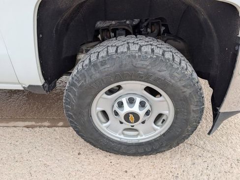 Used 2018 Chevrolet Silverado 2500 W/T AWD/4WD image 5