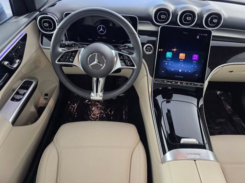 Used 2026 Mercedes-Benz GLC 300 image 13