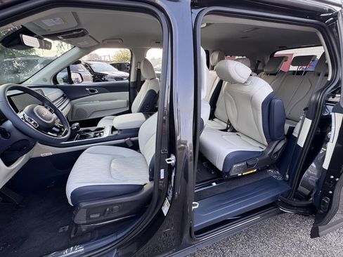 New 2026 Kia Carnival EX image 26