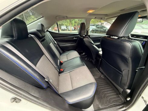 Used 2017 Toyota Corolla SE w/ SE Premium Package FWD image 25